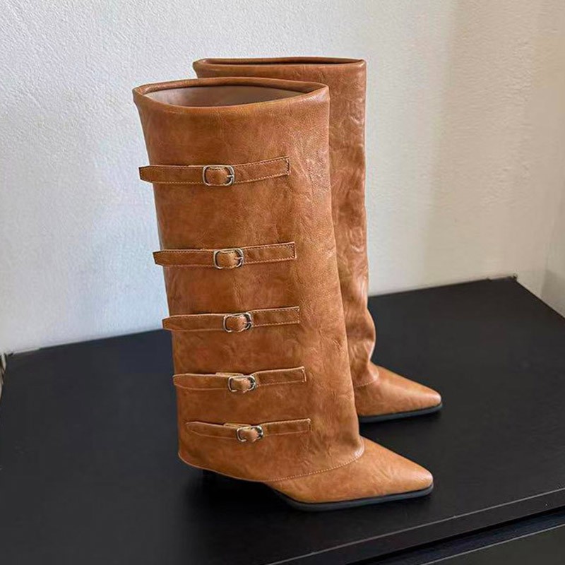新作の秋冬用、つま先が尖ったレディースブーツ。ファッション性 - Leather Classic Strap のレビューと価格